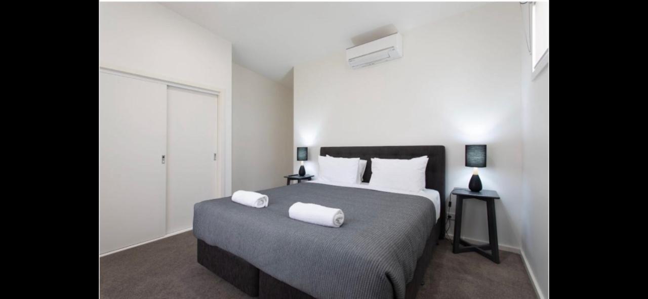 Captains Cove Ground Floor Luxury Apartments เพย์เนสวิลล์ ภายนอก รูปภาพ